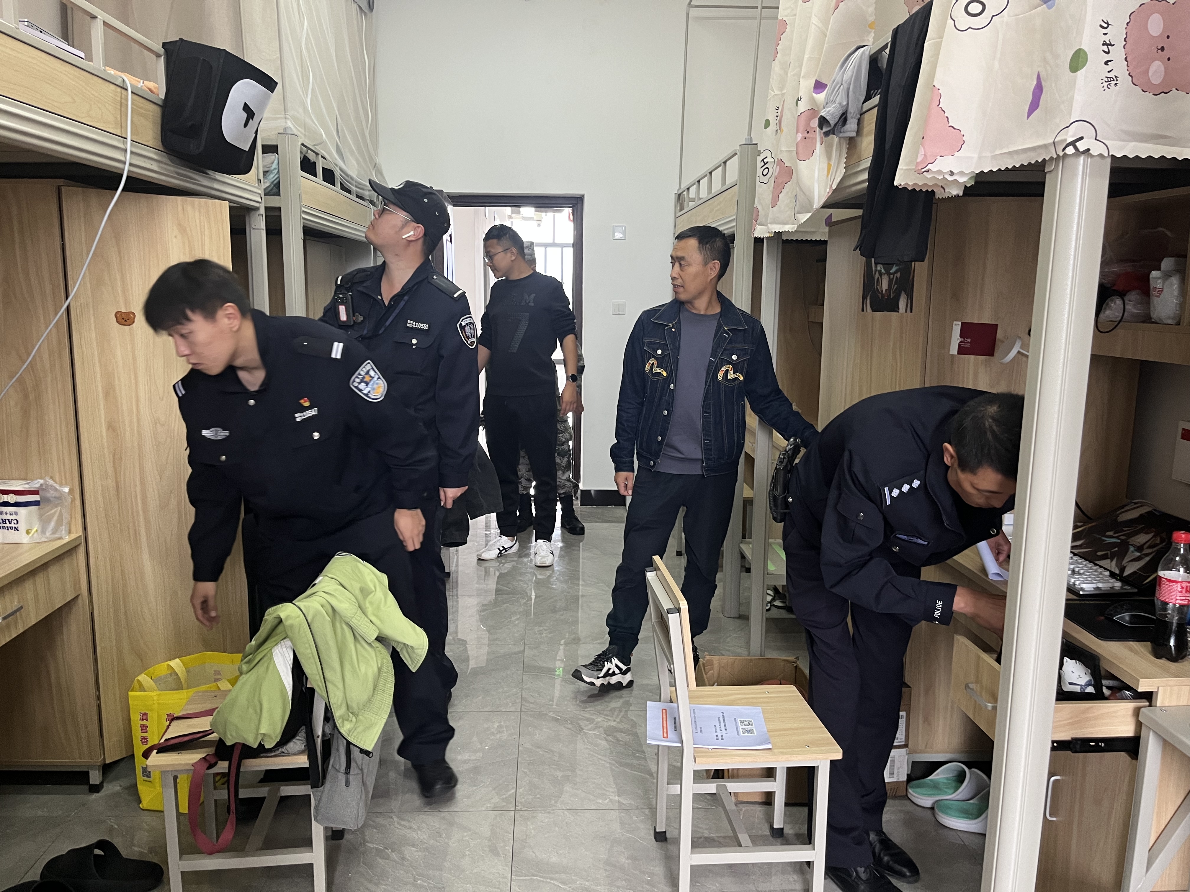 后勤保障与服务中心开展校园安全大排查活动