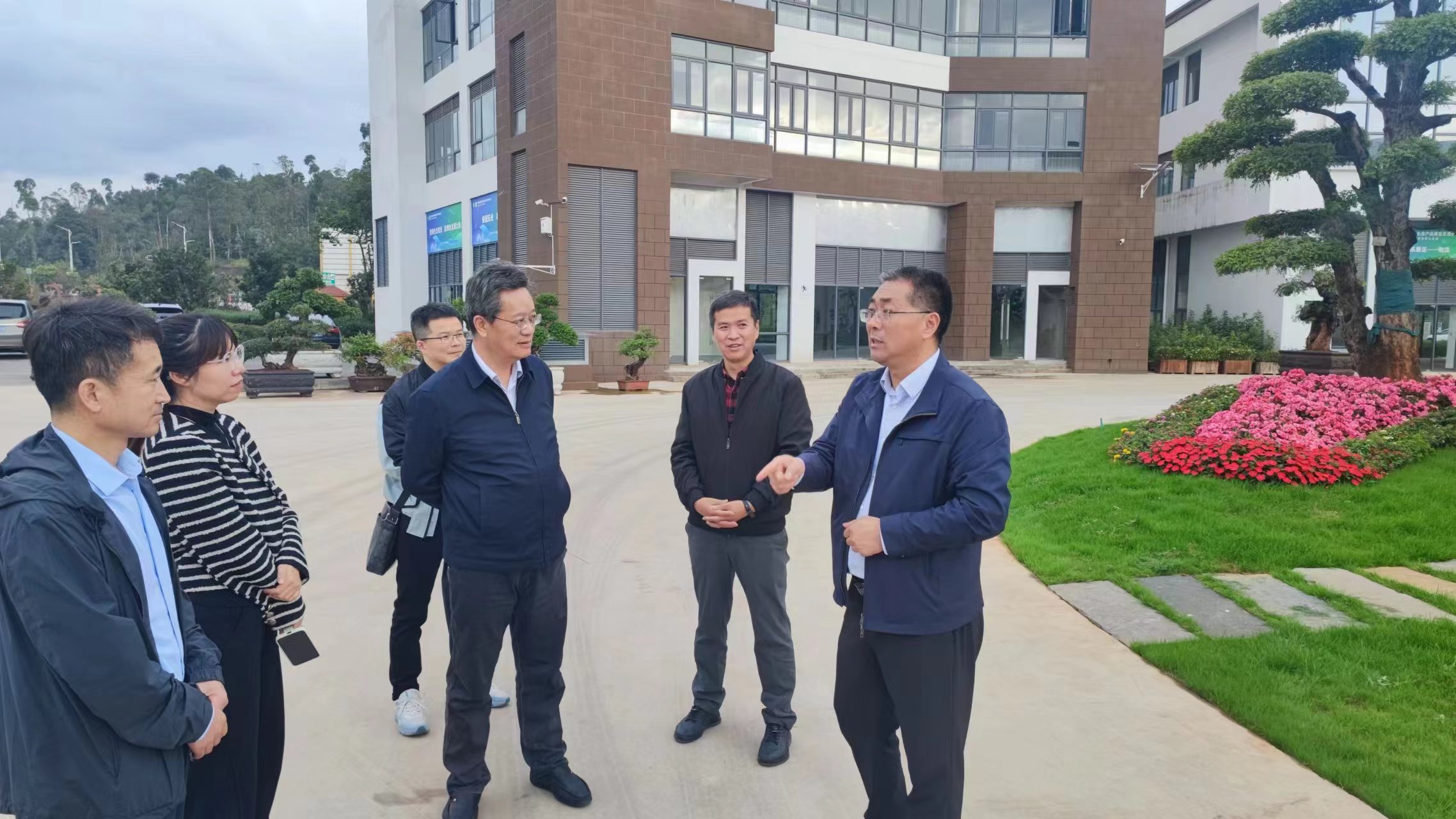 甘肃农业职业技术学院到云安产业学院调研交流