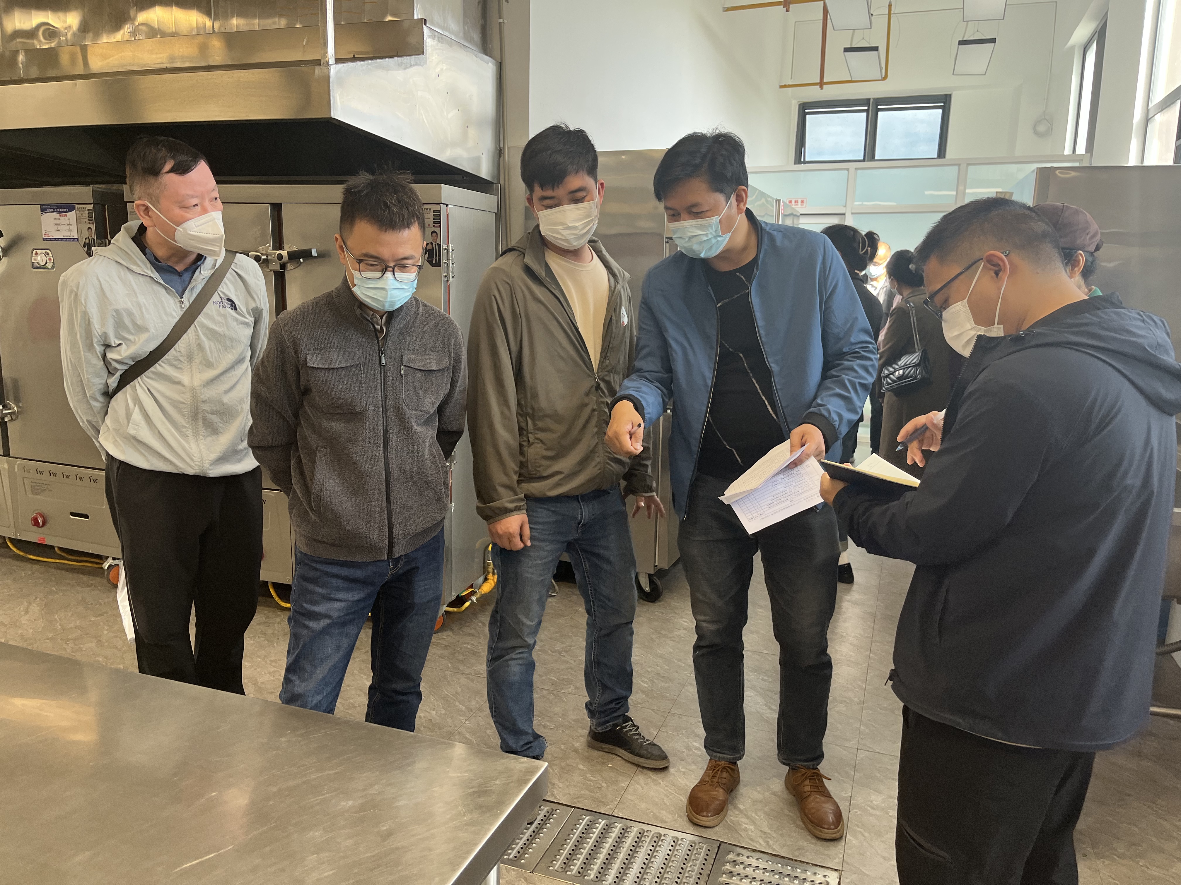 后勤管理服务中心到安宁校区检查指导食堂“六T”实务管理项目建设情况