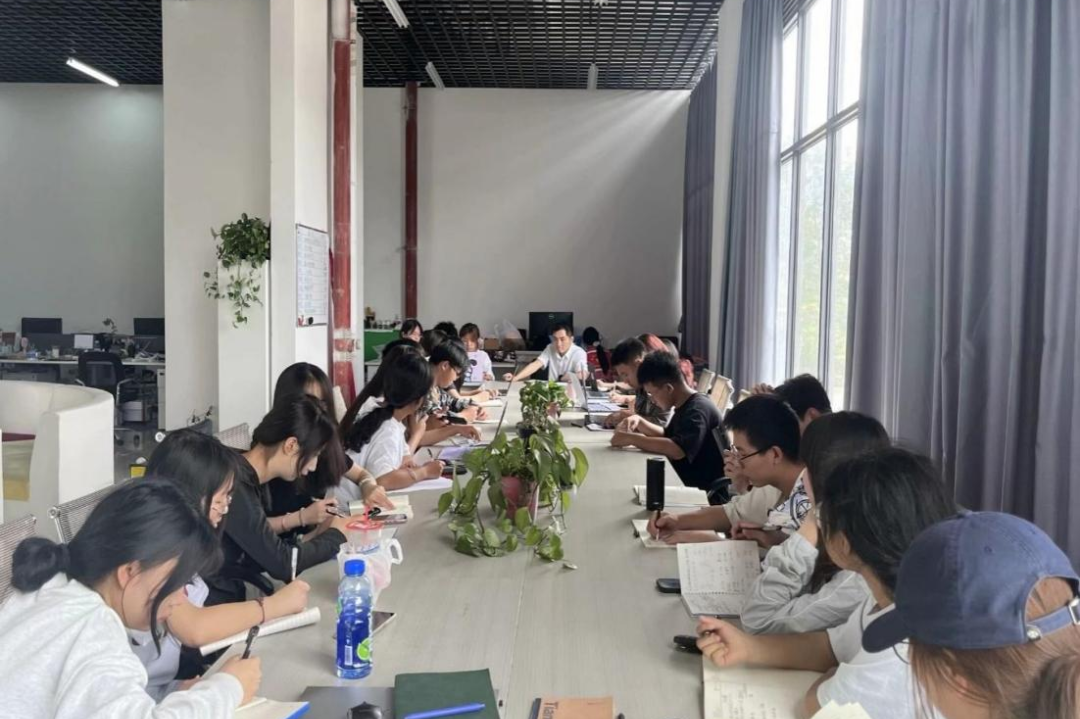 “共筑健康长城 携手防治艾滋”培训