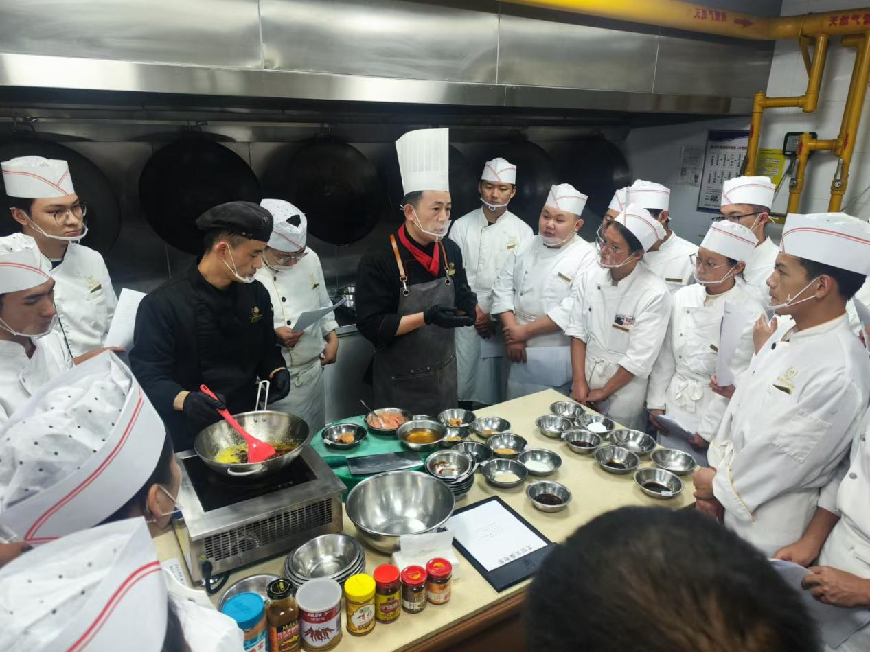 【云安菁英班实习风采】 云安菁英班初探职场，开启工学交替新篇章
