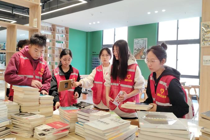 云南农业职业技术学院云安产业学院“践行雷锋精神·共筑书香校园”志愿活动圆满结束