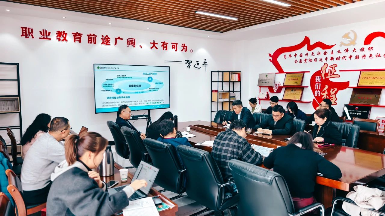 陈太安校长一行莅临云安产业学院检查指导新学期工作