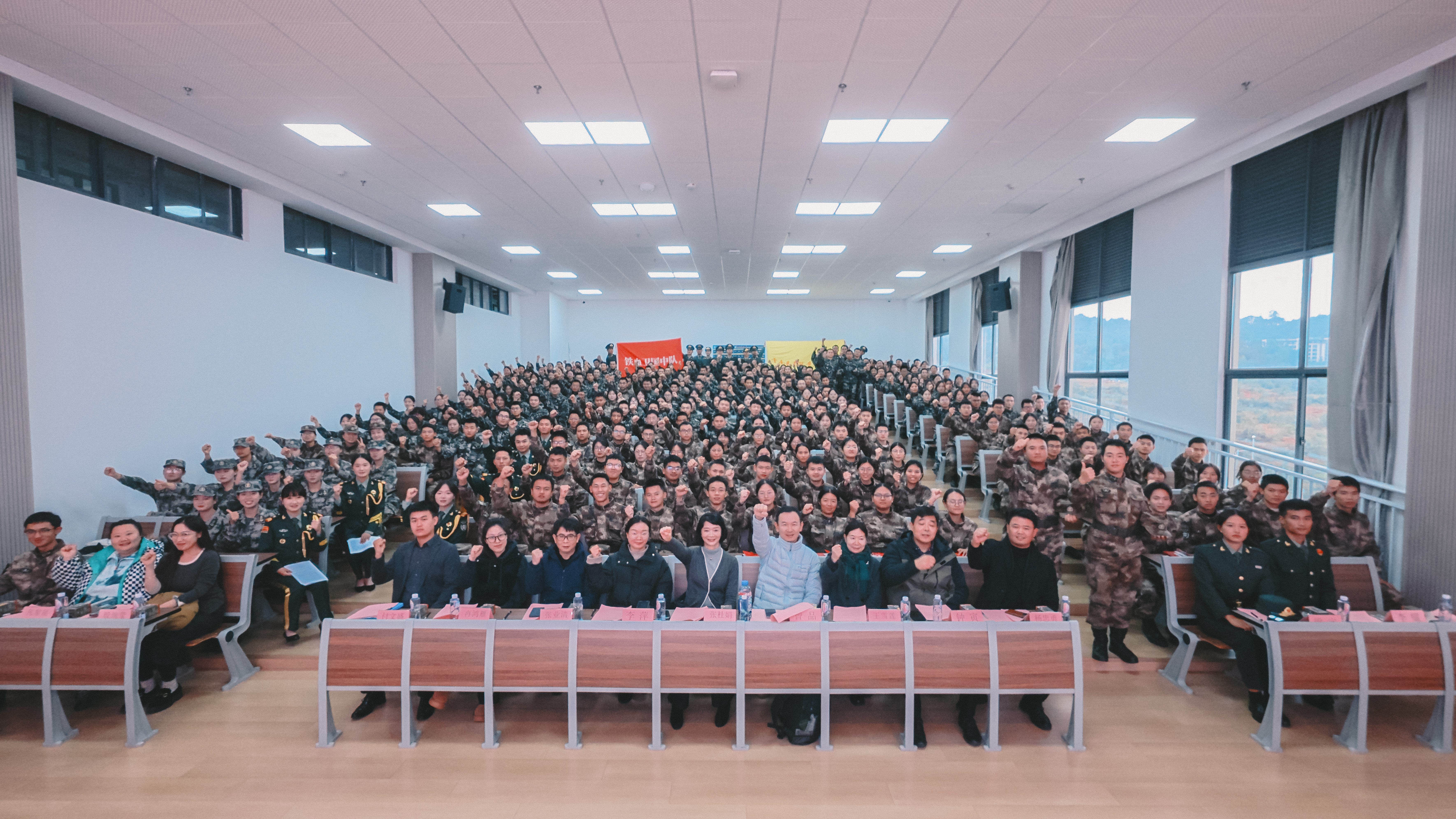 云南农业职业技术学院云安农文旅产业学院举行铁血卫国中队2023届队员退队暨新队员干部任职仪式