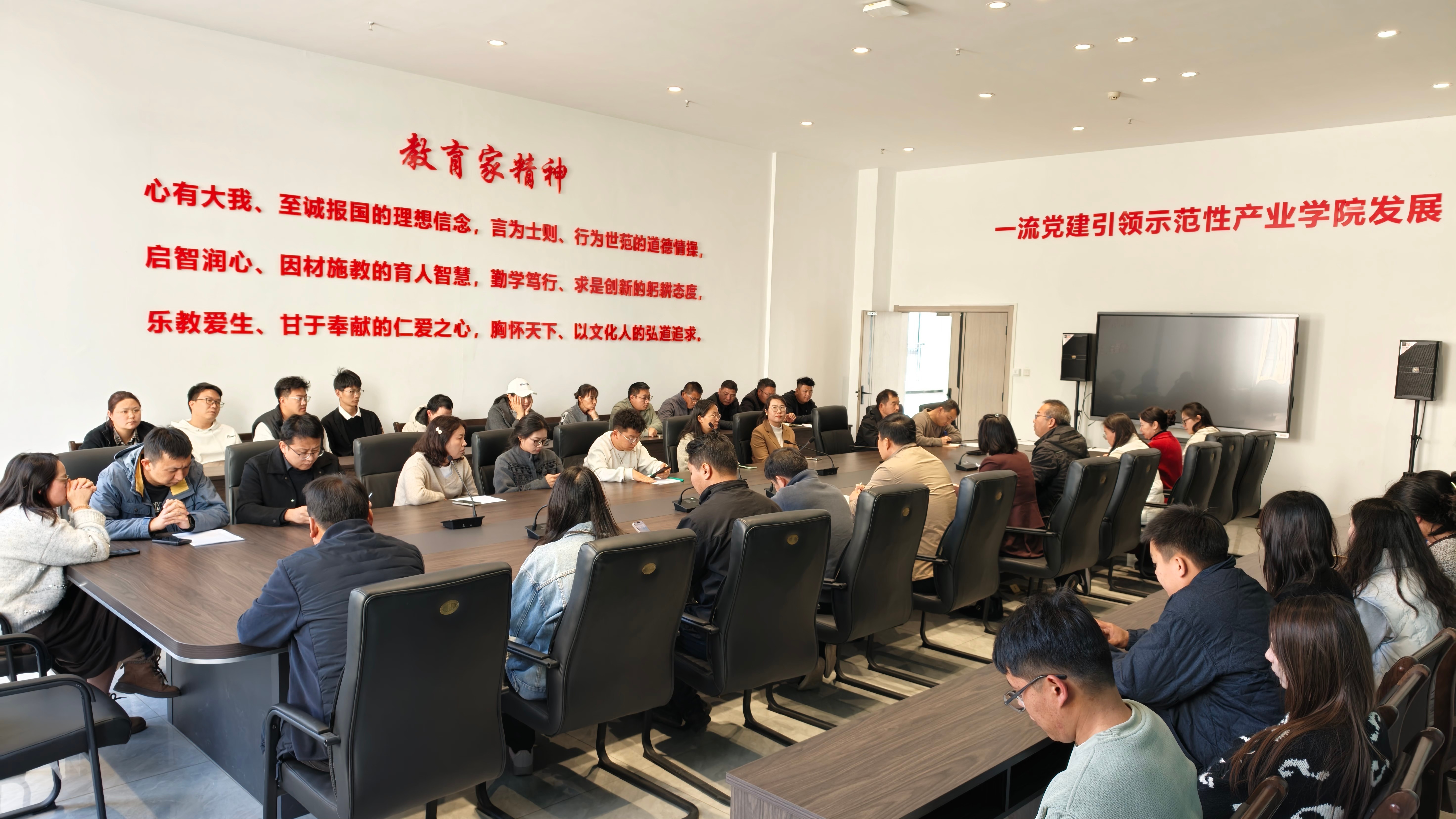 云安农文旅产业学院开展开学前校园大扫除及春季学期开学校园综合检查