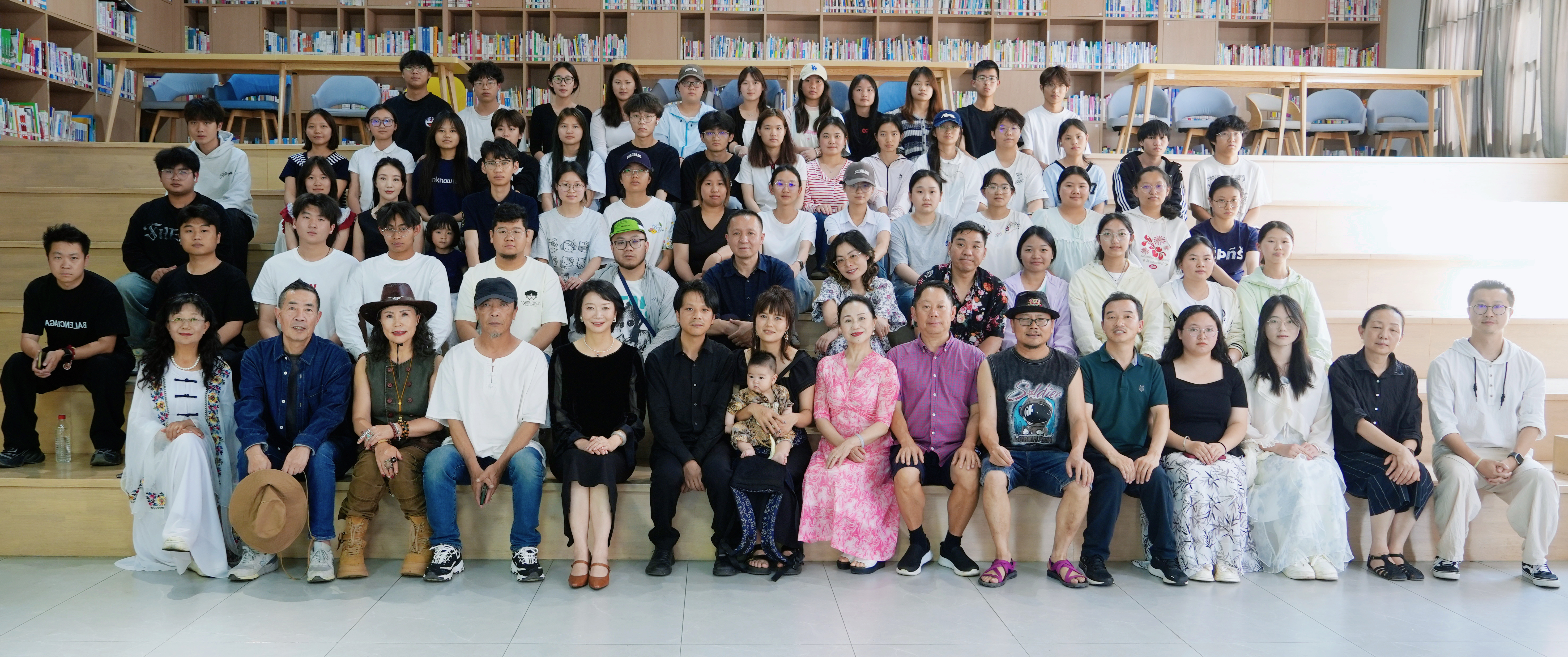 以艺术之美浸润校园美育—— 山上有水：2026丁章玉个展在云安农文旅产业学院开幕
